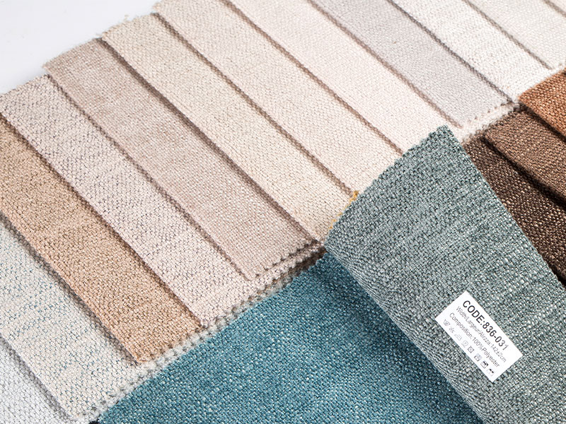 Mollis et luxuriosa patet Chenille fabricae ad lectum offa tegit et mittit